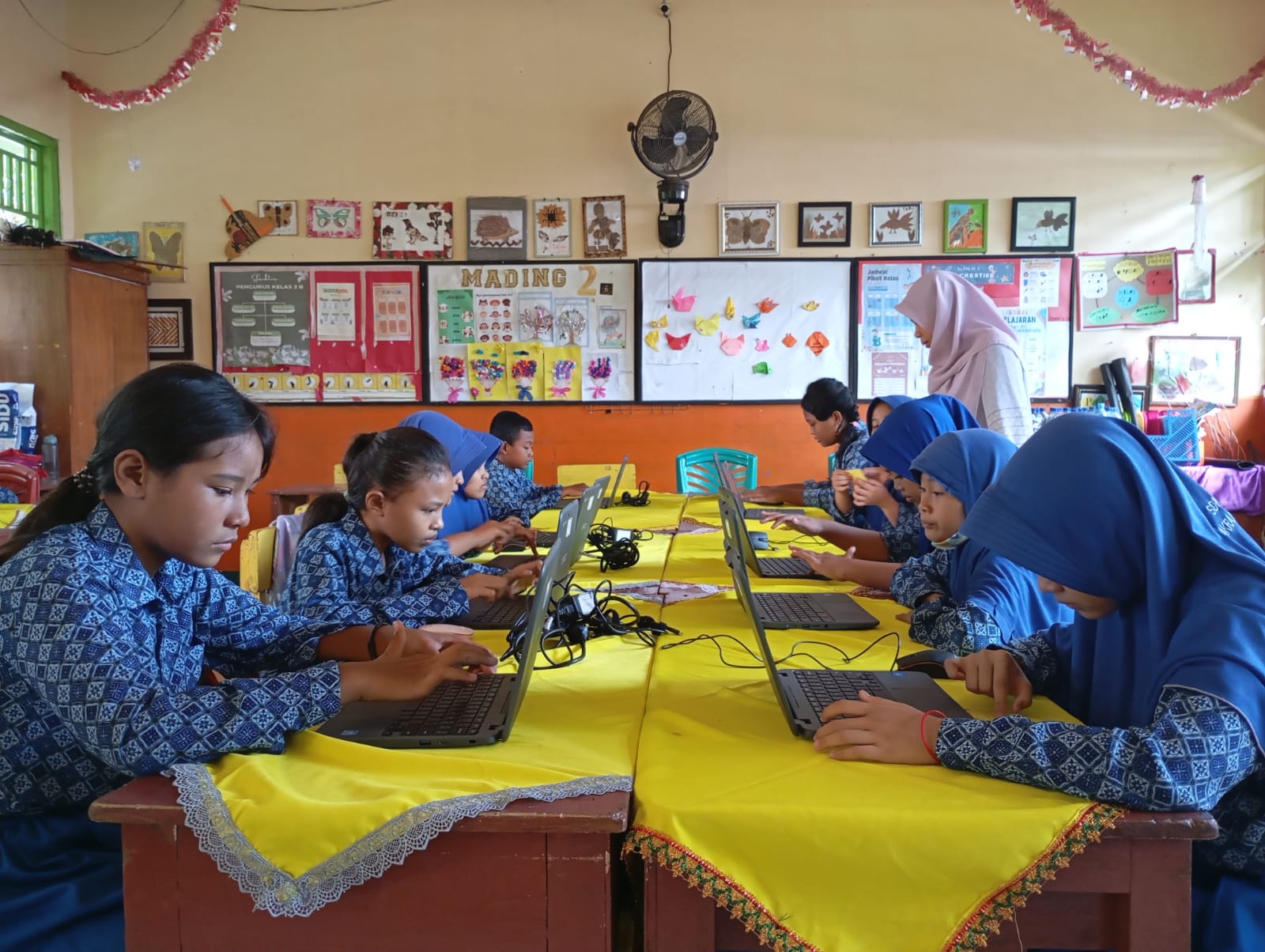ASESMEN: Murid SD di Kota Mataram saat melaksanakan asesmen nasional 2024.
