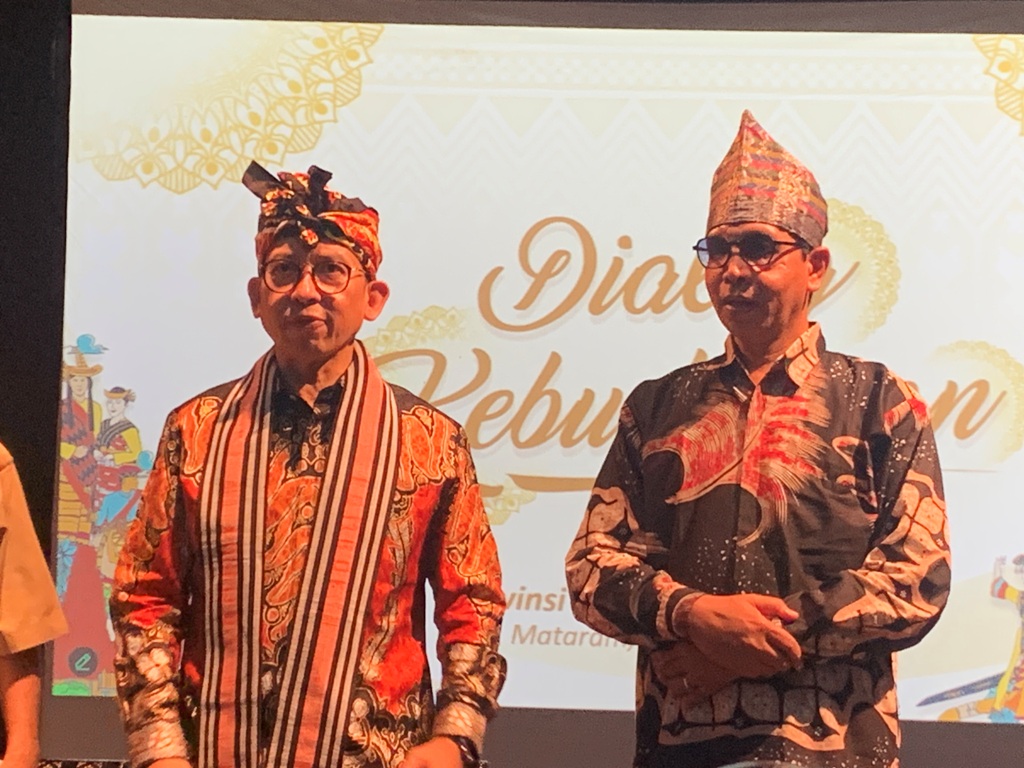 KUNJUNGAN KERJA: Menteri Kebudayaan Fadli Zon (kiri) saat berkunjung ke Taman Budaya NTB, Selasa (7/1).&nbsp;