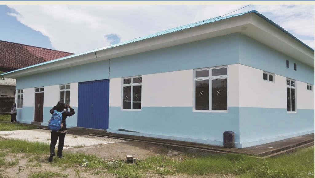 MAKAN GRATIS: Tampak depan dapur untuk persiapan makanan bergizi gratis yang ada di Markas Yon Zipur-18/YKR di Gebang, Mataram beberapa waktu lalu.&nbsp;