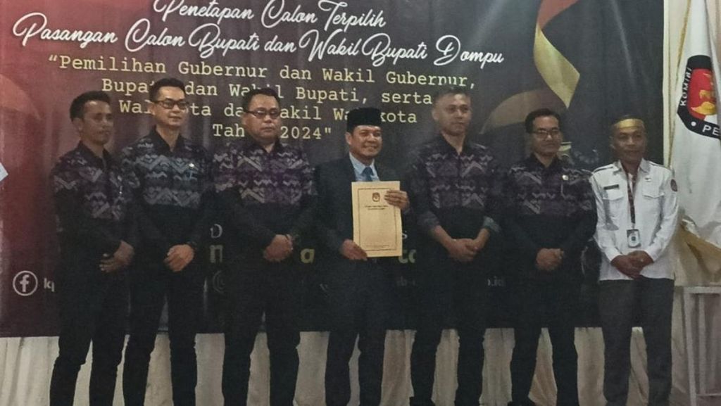 BUPATI BARU: KPU Dompu menetapkan Bambang Firdaus dan Sirajudin sebagai bupati dan wabup Dompu terpilih, Kamis (9/1).
