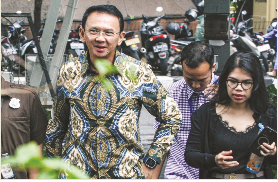 Komisi Pemberantasan Korupsi (KPK) kembali memeriksa Basuki Tjahaja Purnama alias Ahok Kamis (9/1).