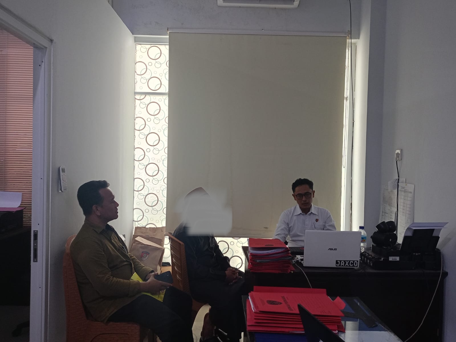 TQH menjadi tersangka usai menjalani pemeriksaan di Polres Lombok Tengah, Senin (13/1)