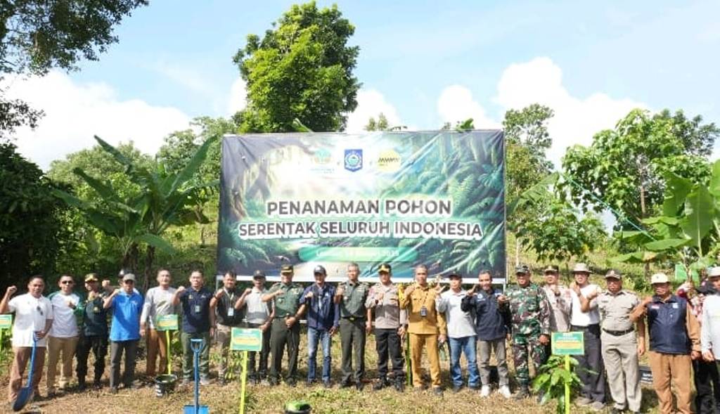 TANAM POHON SERENTAK: melihat potensi kehutanan yang dapat mendukung ketahanan pangan melalui diversifikasi pangan.