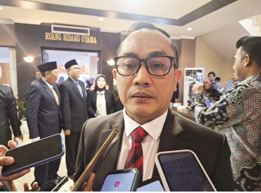 dr Emirald Isfihan