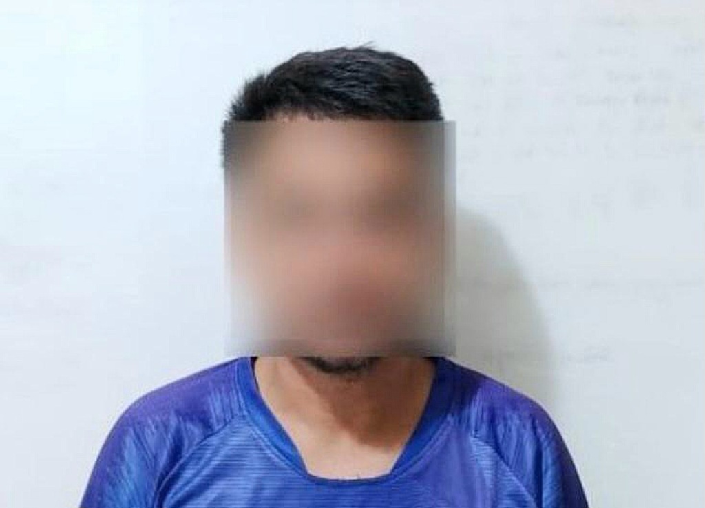 DIBUI: Pelaku F ditangkap atas dugaan penggelapan dan diamankan di Polresta Mataram, Rabu (22/1).
