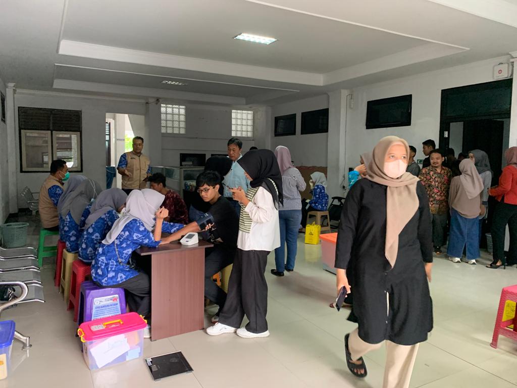 Suasana Bakti Sosial Donor&nbsp; Darah di Lingkungan Kampus Bumigora (UBG) Mataram &nbsp;(Kamis,30/1/2025).