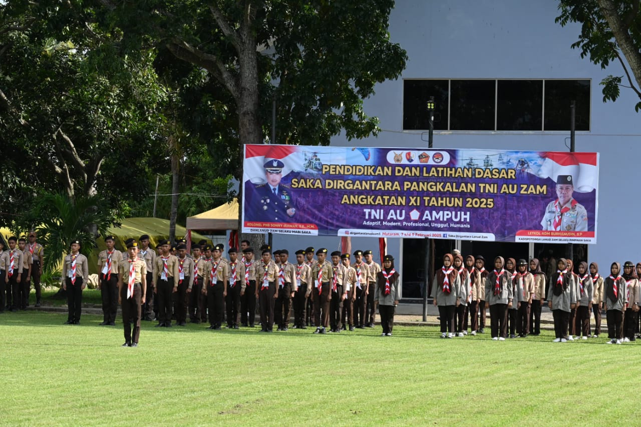 DIKLATSAR: Ratusan gugus depan se-Pulau Lombok mengikuti Diklatsar di lapangan Lanud TGKH Muhammad Zainuddin Abdul Madjid (ZAM), Jumat (7/2) lalu.