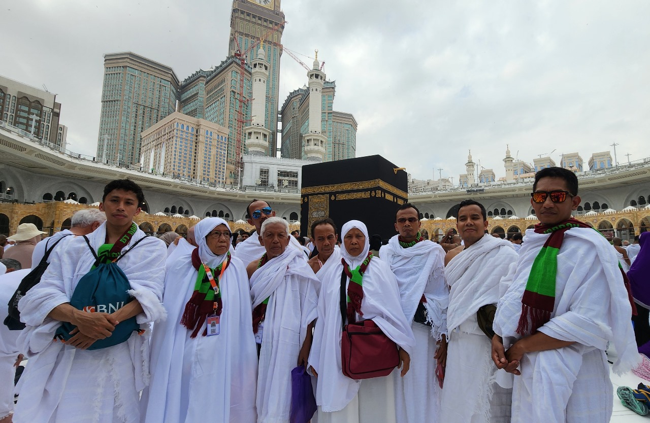 JAMAAH LOMBOK: Jamaah Lombok saat berangkat umrah melalui PT Darul Abidin Al Mawaddah (Dalwa), beberapa waktu lalu.