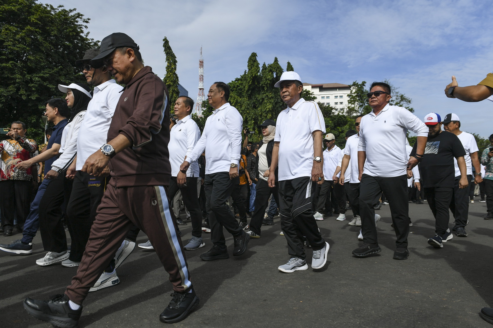 Sejumlah kepala daerah terpilih mengikuti pengarahan dan gladi pelantikan kepala daerah di kawasan Monas, Jakarta, Selasa (18/2/2025). Gladi tersebut untuk persiapan menjelang pelantikan kepala daerah yang dijadwalkan berlangsung di Istana Kepresidenan, J