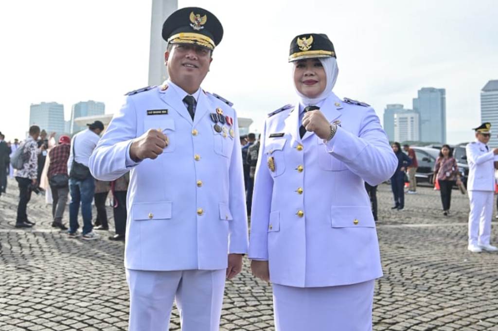 PEMIMPIN BARU: Gubernur NTB Lalu Muhamad Iqbal dan Wakil Gubernur NTB Indah Dhamayanti Putri berada di Monas usai pelantikan kepala daerah di Jakarta, Kamis (20/2).