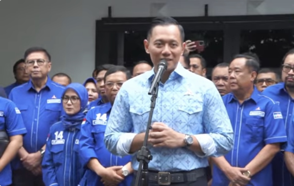 SIAP MEMIMPIN KEMBALI: Ketua Umum partai Demokrat Agus Harimurti Yudhoyono (AHY) memberi keterangan pada awak media usai kegiatan silaturahmi dengan seluruh ketua DPD di Jakarta, Minggu (23/2) lalu.