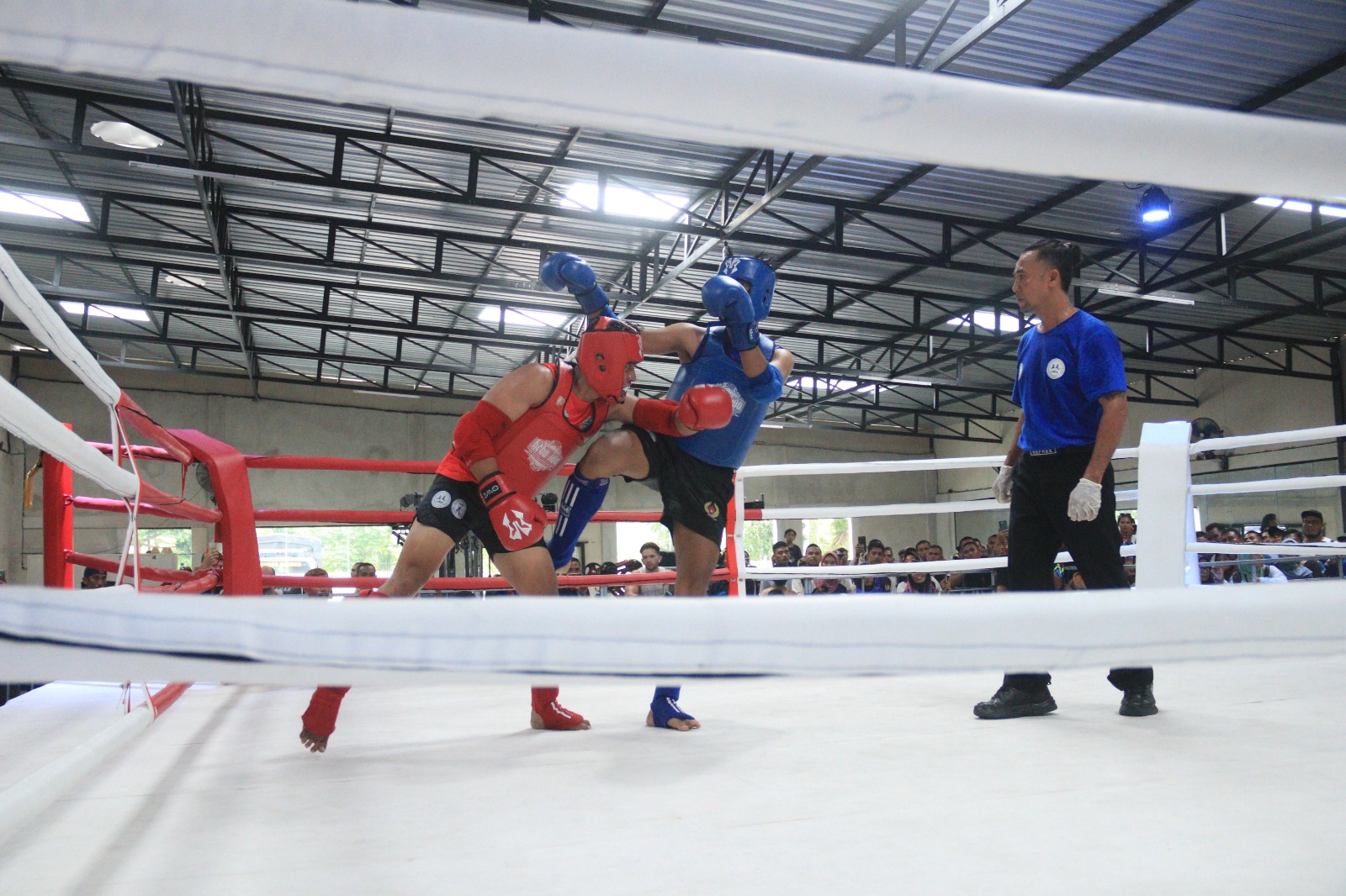 SUDAH SIAP: Atlet muaythai NTB saat berlaga di PON Aceh-Sumatera Utara 2024 lalu.