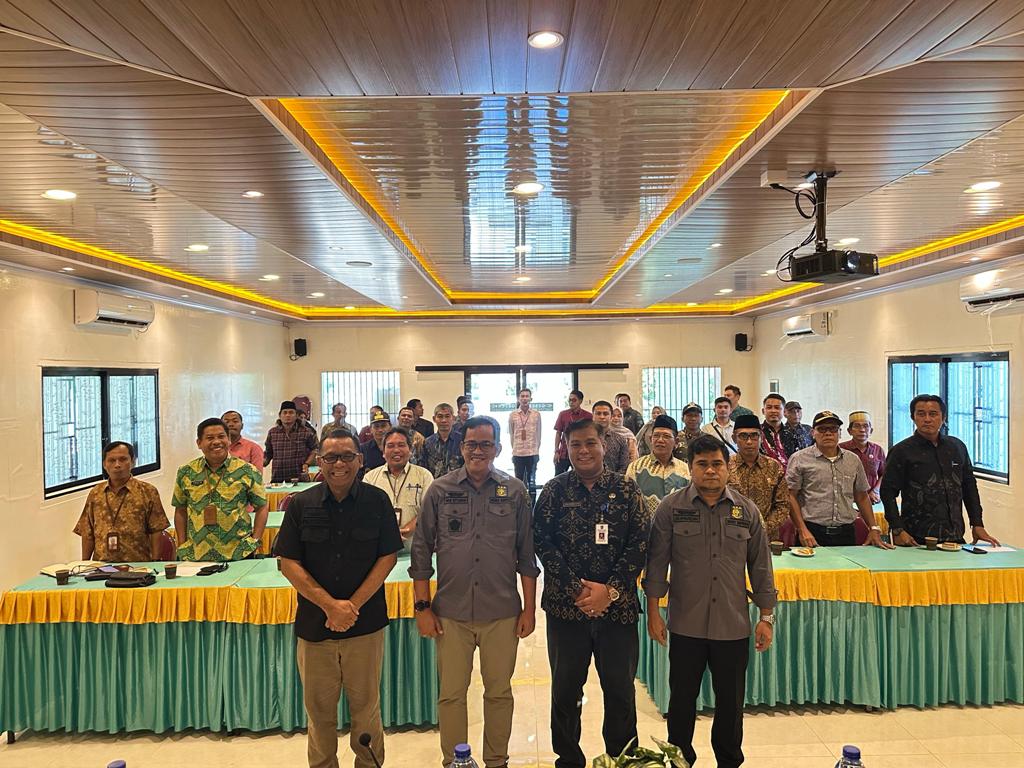 JAGA DESA: Kolaborasi Kejati NTB bersama Biro Hukum Setda NTB melakukan sosialisasi Program Jaga Desa dan penyuluhan hukum untuk kepala desa di Kabupatan Sumbawa Barat, Kamis (27/2)