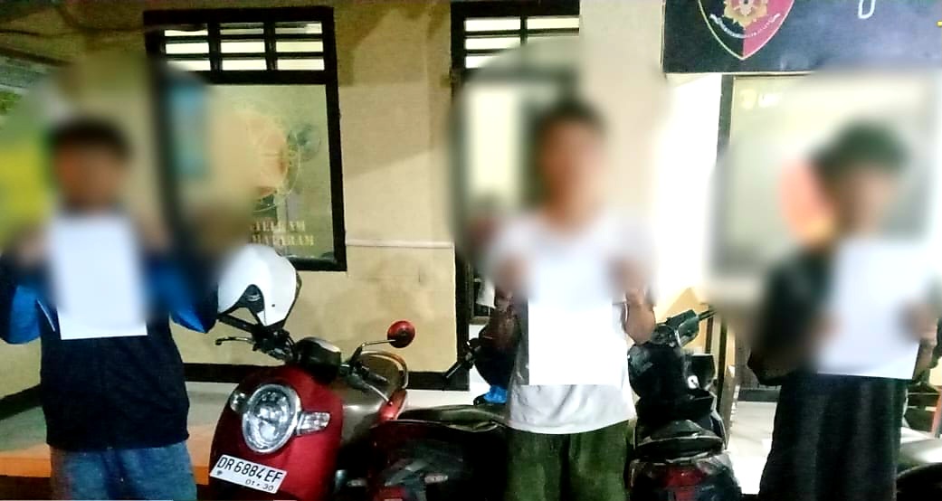 SEMPAT DIAMANKAN: Tiga remaja di Komplek BTN Taman Mutiara Pagutan, Kota Mataram, sempat diamankan karena diduga melakukan judi panco.