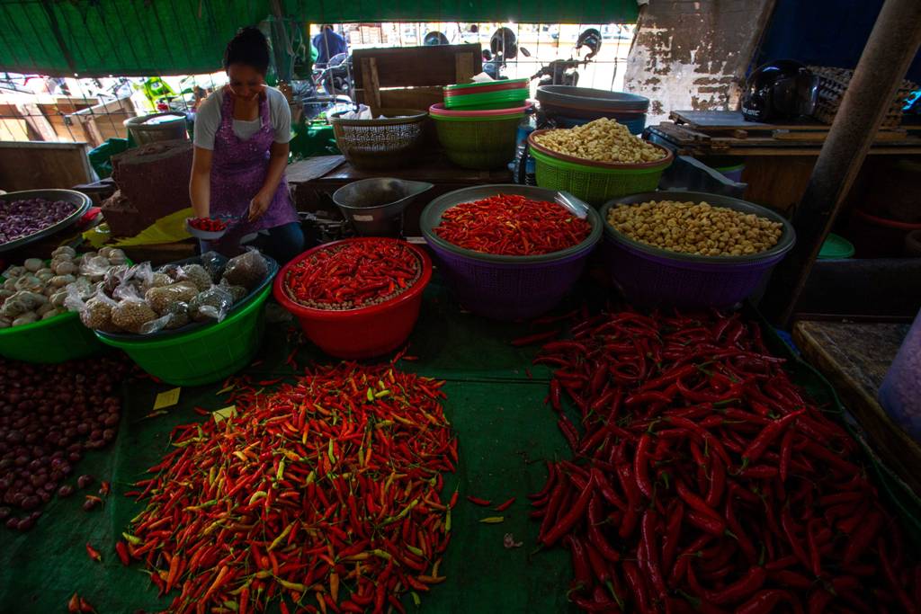 MAKIN MAHAL: Harga cabai di sejumlah pasar di Kota Mataram mengalami kenaikan sangat signifikan di awal Ramadan ini.