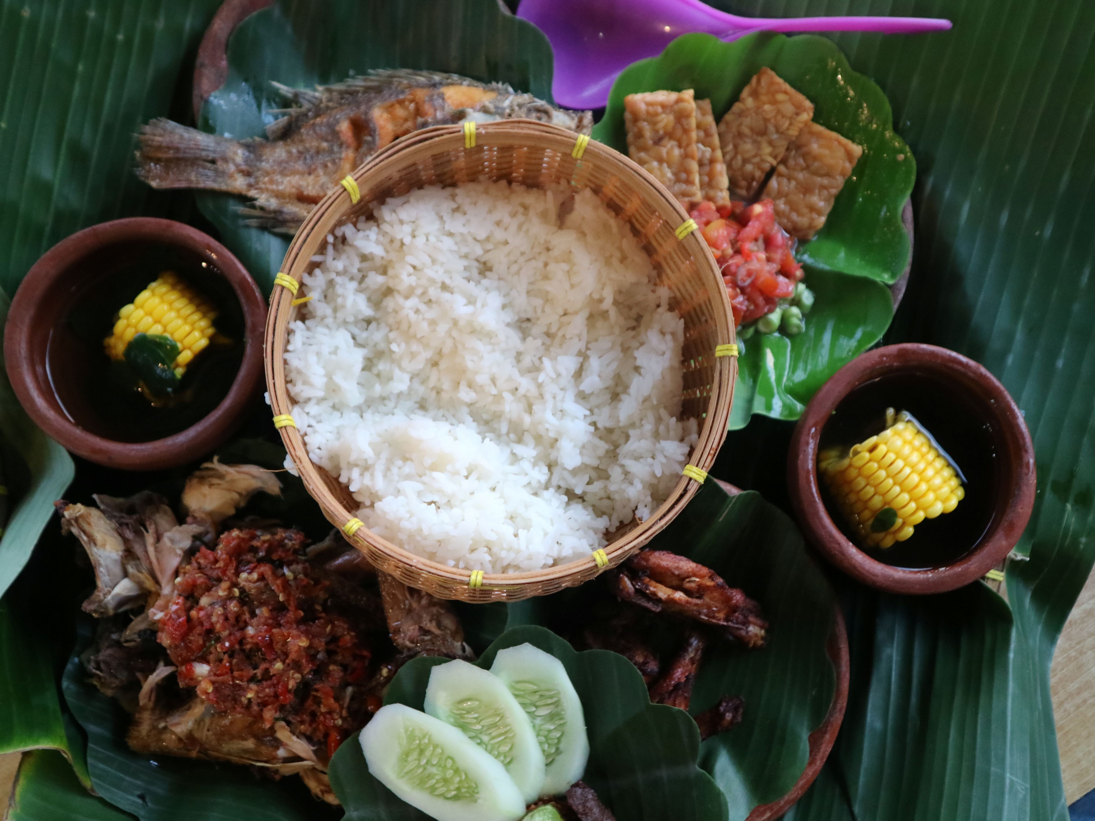 Inilah penampilan sajian Ayam Merangkat khas Desa Bonjeruk, Kecamatan Jonggat, Loteng, belum lama ini.