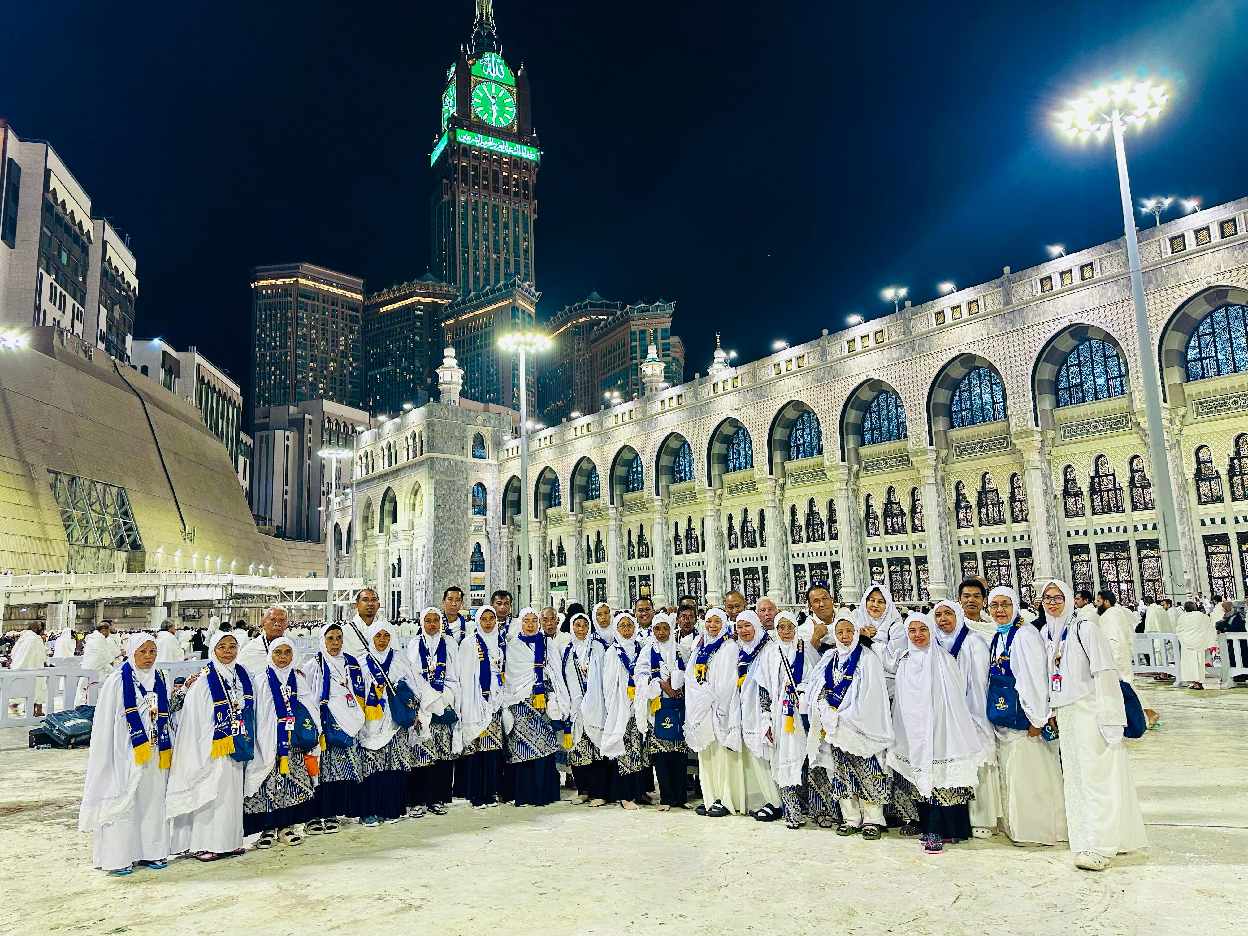 Rombongan Awal Ramadhan Muhsinin Tour and Travel usai melaksanakan Ibadah Tawaf, Sa