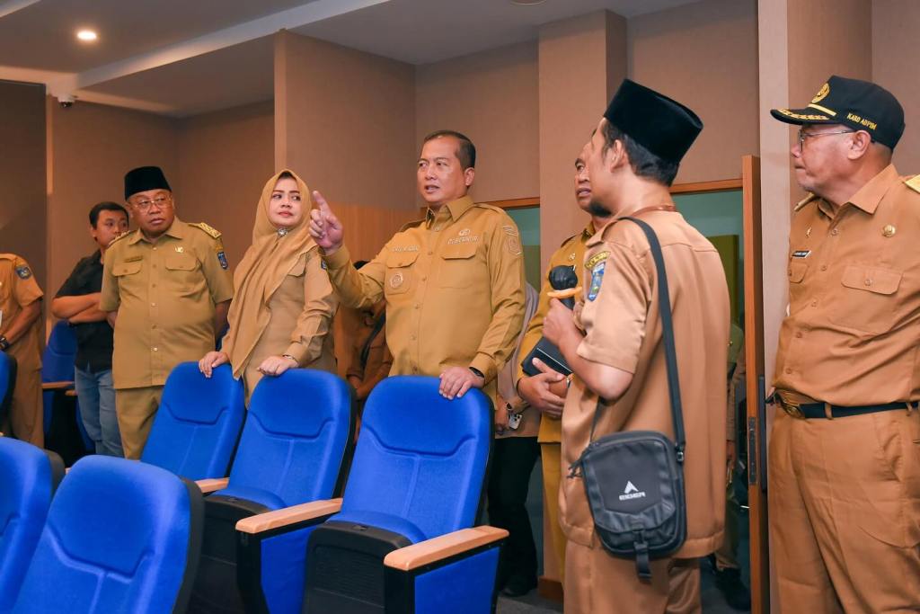 SIDAK : Gubernur NTB HL Muhamad Iqbal didampingi Wabub Indah Dhamayanti P melakukan pemantauan ke jajaran Pemprov NTB, beberapa hari lalu.