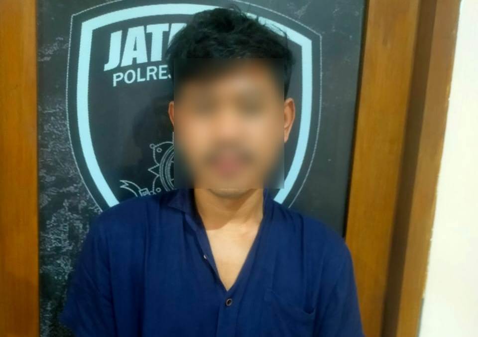 DITANGKAP: Penjual togel online berinisial MSB alias Genter ditangkap tim Resmob Polresta Mataram, Minggu (9/3).&nbsp;