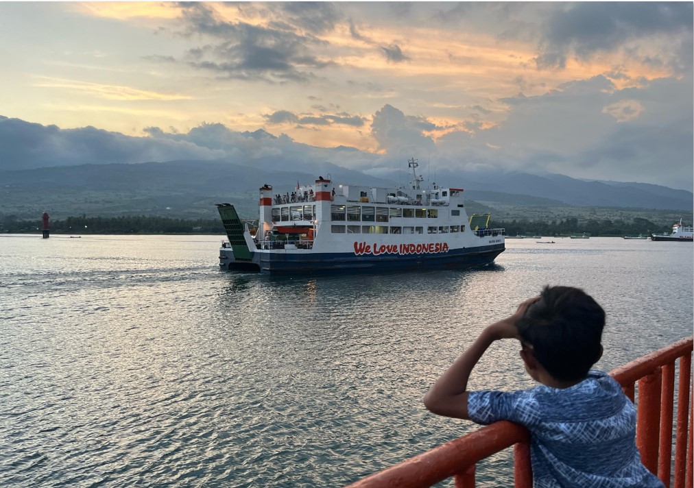 ANGKUTAN PENYEBERANGAN: Puluhan armada telah disiapkan PT ASDP di Pelabuhan Penyeberangan Kayangan-Poto Tano untuk melayani arus mudik dan balik Lebaran 2025.