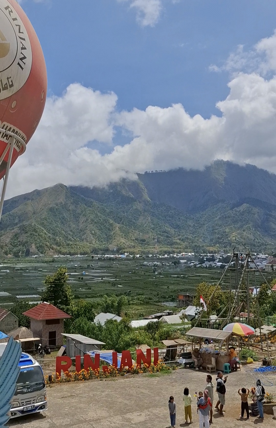 PARIWISATA BERKELANJUTAN: Terlihat keindahan alam wisata Sembalun sebagai bagian dari geosite kawasan Taman Nasional Gunung Rinjani (TNGR) yang sudah diakui sebagai geopark.