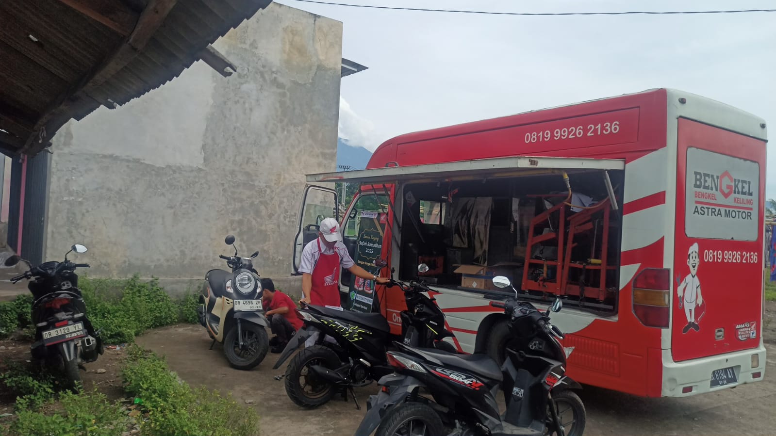 SAFARI RAMADHAN: Layanan servis kunjung Astra Motor NTB untuk memudahkan konsumen.(HONDA FOR LOMBOK POST)