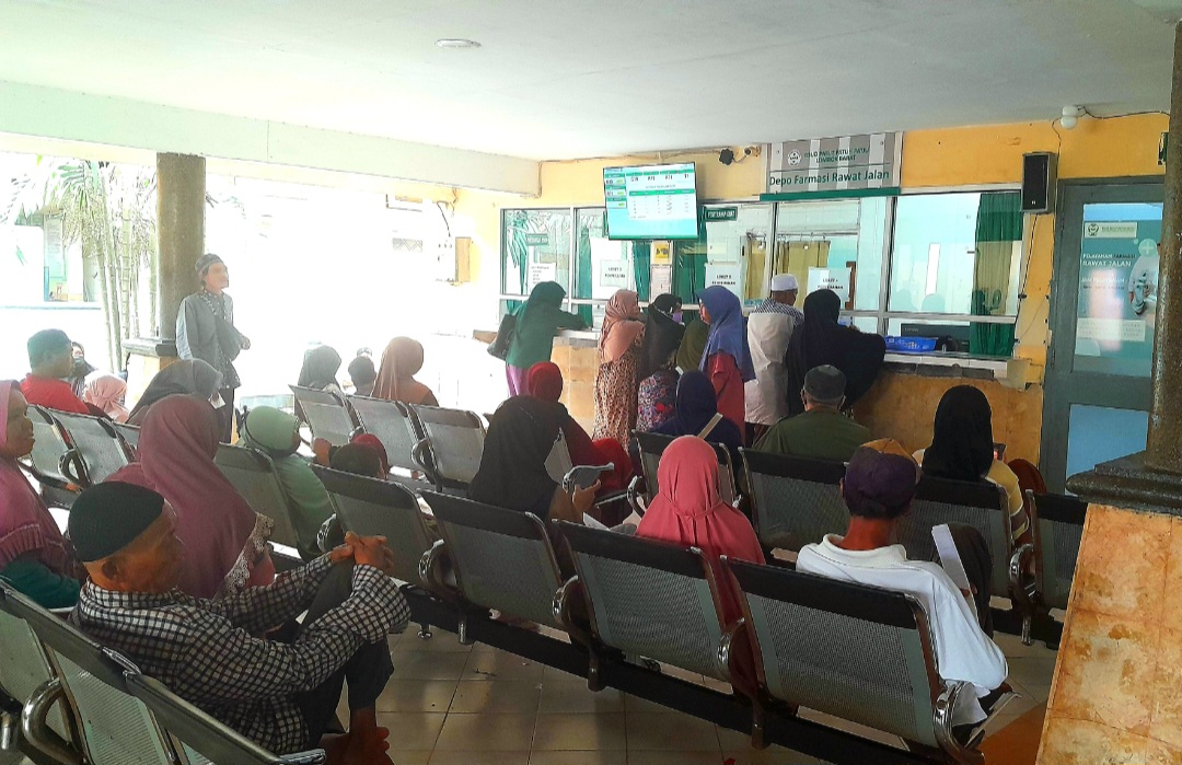 TERUS BERBENAH: Suasana pelayanan di RSUD Patut Patuh Patju (Tripat) Lombok Barat.