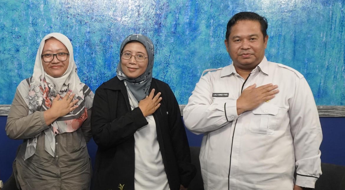 (dari kiri ke kanan) Wakil Ketua II IDI Wilayah NTB dr Wahyu Sulistya Affarah, Ketua Forum Peduli NTB Sehat dr Hj Nurhandini Eka Dewi dan Kepala Dikes NTB H Lalu Hamzi Fikri mendukung program CKG