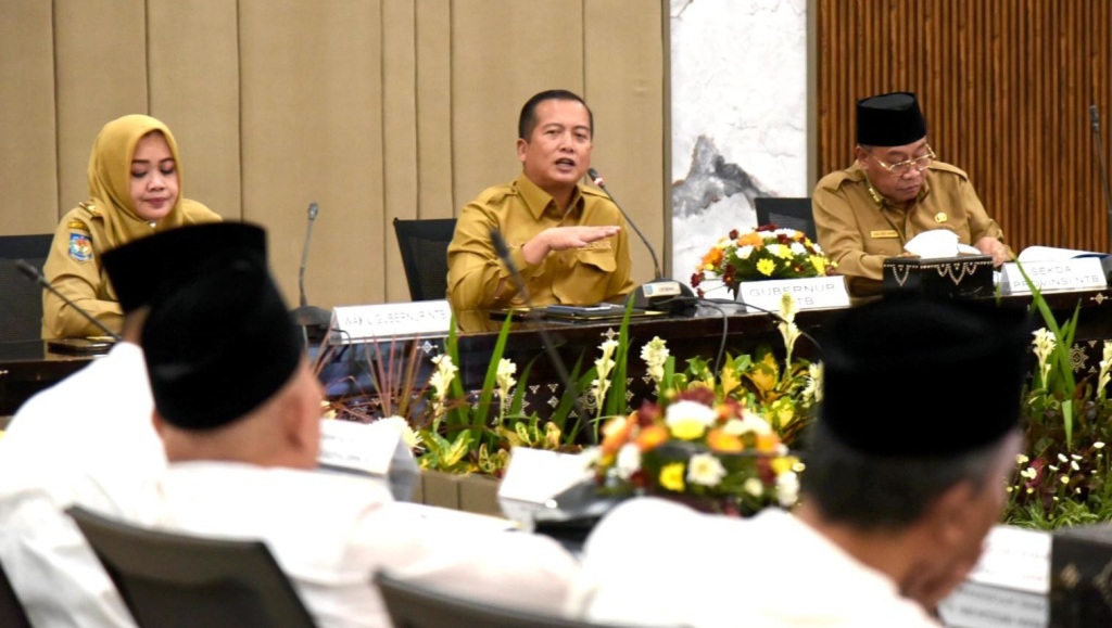SINERGI: Gubernur Lalu Muhamad Iqbal didampingi Wagub Indah Dhamayanti Putri dan Sekda Lalu Gita Ariadi bertemu dengan para anggota DPR dan DPD RI dari dapil NTB.