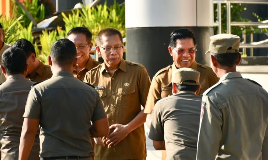 HALALBIHALAL: Bupati Lombok Timur H Haerul Warisin saat Halalbihalal bersama seluruh pegawai di lingkungan Pemkab Lotim, Selasa (8/4).