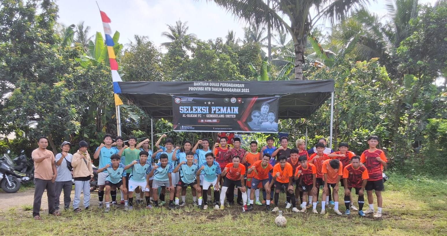 PEMBINAAN: Para pemain yang mengikuti seleksi untuk tim Al-Hakam FC dan Genggelang United.