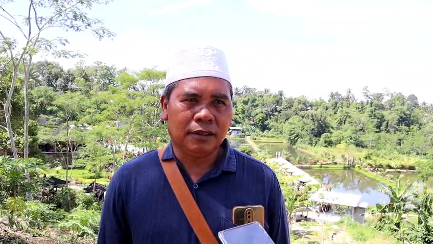 H Alimun pemilik wisata alam kolam renang Honeymoon di Desa Tanak Beak, Batukliang Utara, Lombok Tengah.