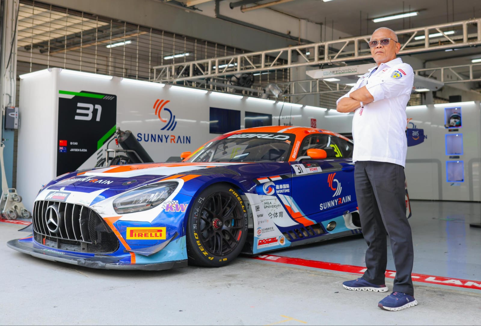 Direktur Utama MGPA Priandhi Satria turut menyaksikan GT World Challenge Asia 2025 di Sirkuit Internasional Sepang, Sabtu (12/4).