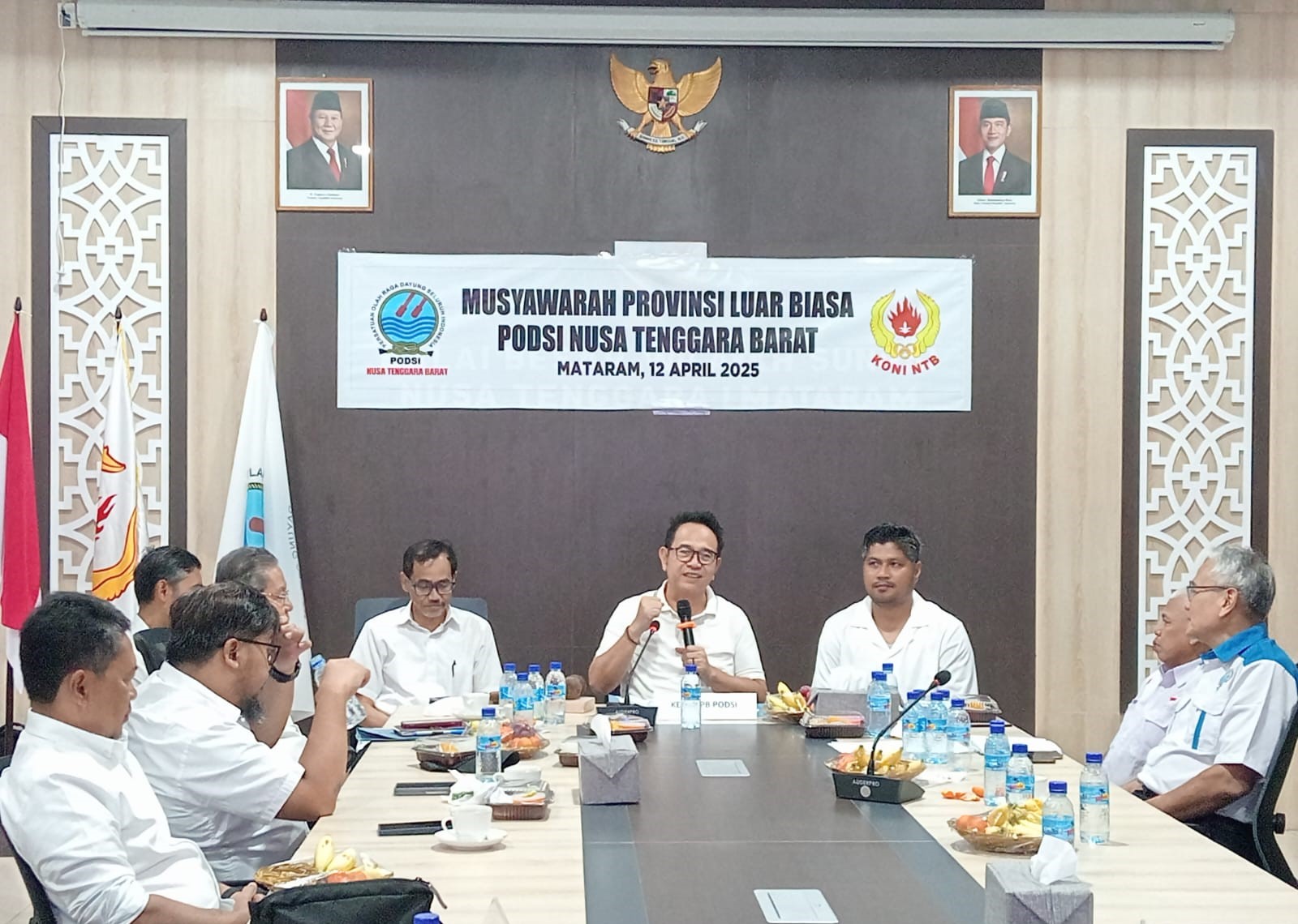 Ketua PODSI NTB terpilih Eka Nugraha Abdi bersama perwakilan PB PODSI dan pengurus kabupaten/kota usai Musprovlub PODSI NTB, Sabtu (12/4).