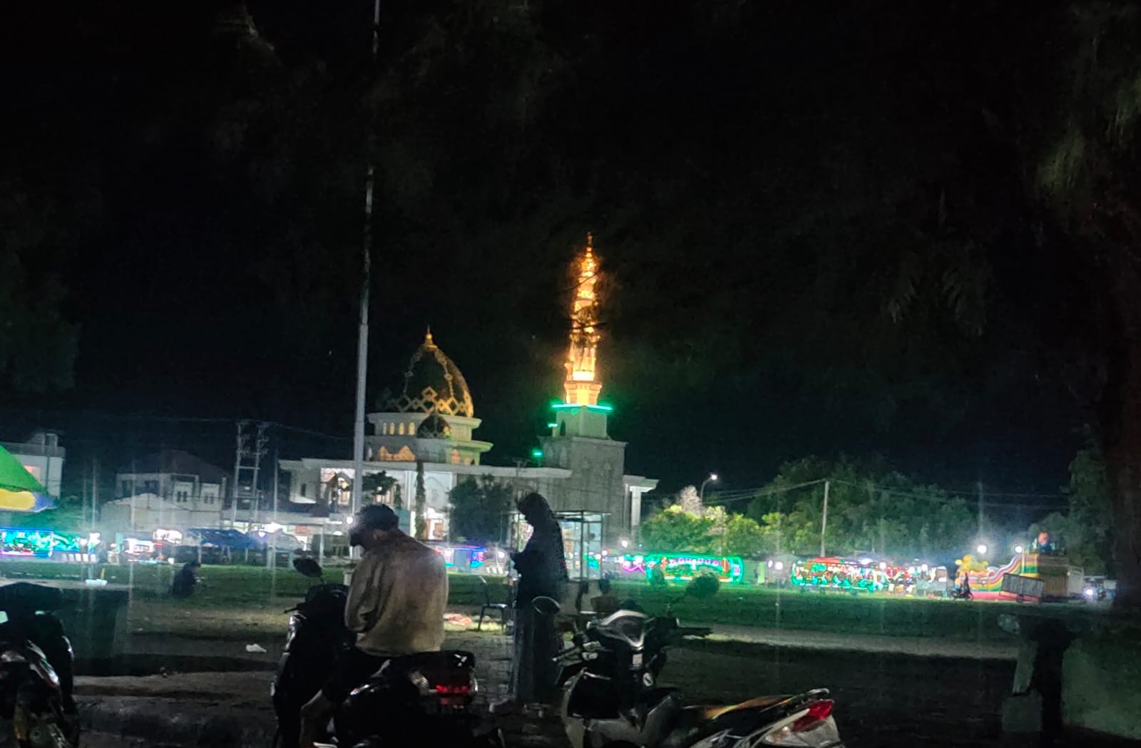 Tampak pemandangan Masjid Jami