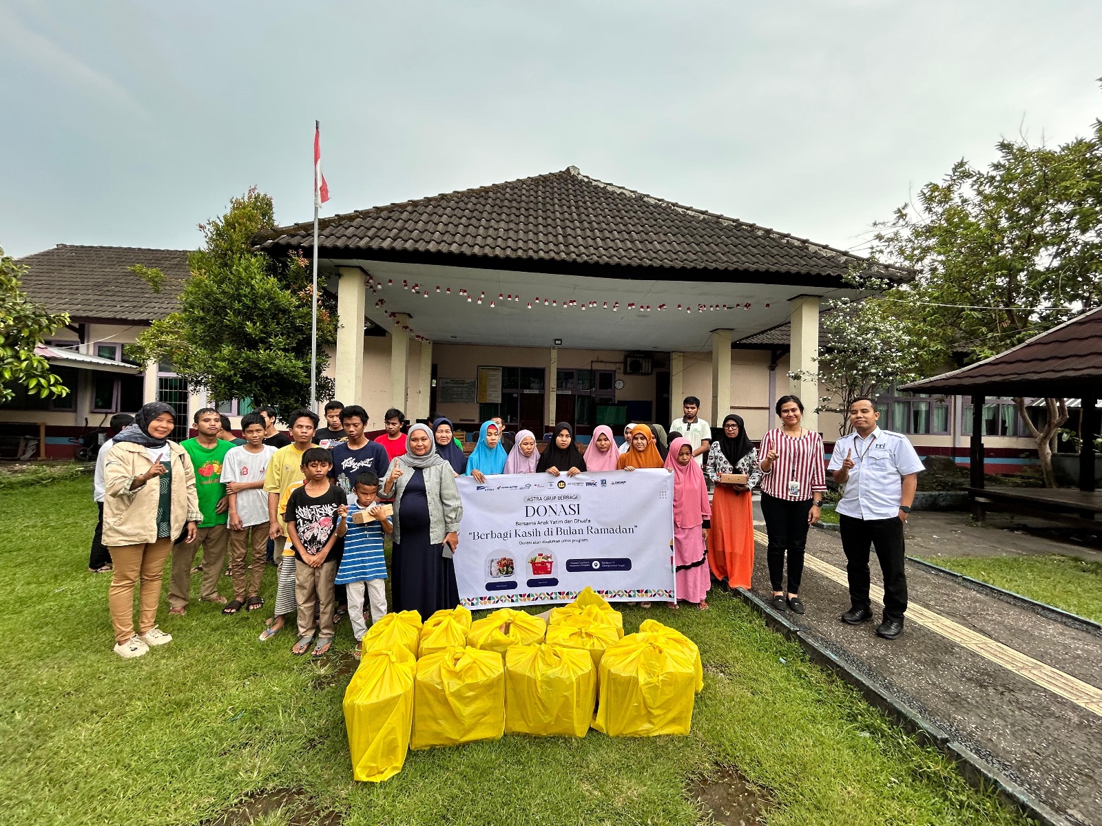 Astra Group Mataram rutin dan konsisten dalam menyelenggarakan kegiatan sosial.