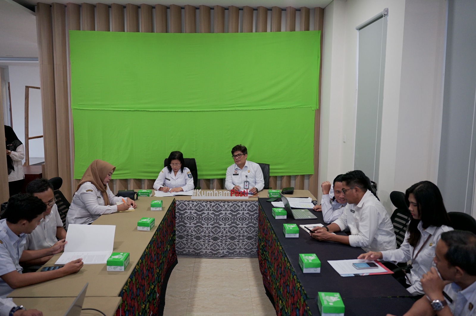 Rapat Tim Pokja Perancang Peraturan Perundang-Undangan Kantor Wilayah Kementerian Hukum NTB Zonasi Provinsi NTB, Rabu (16/4).