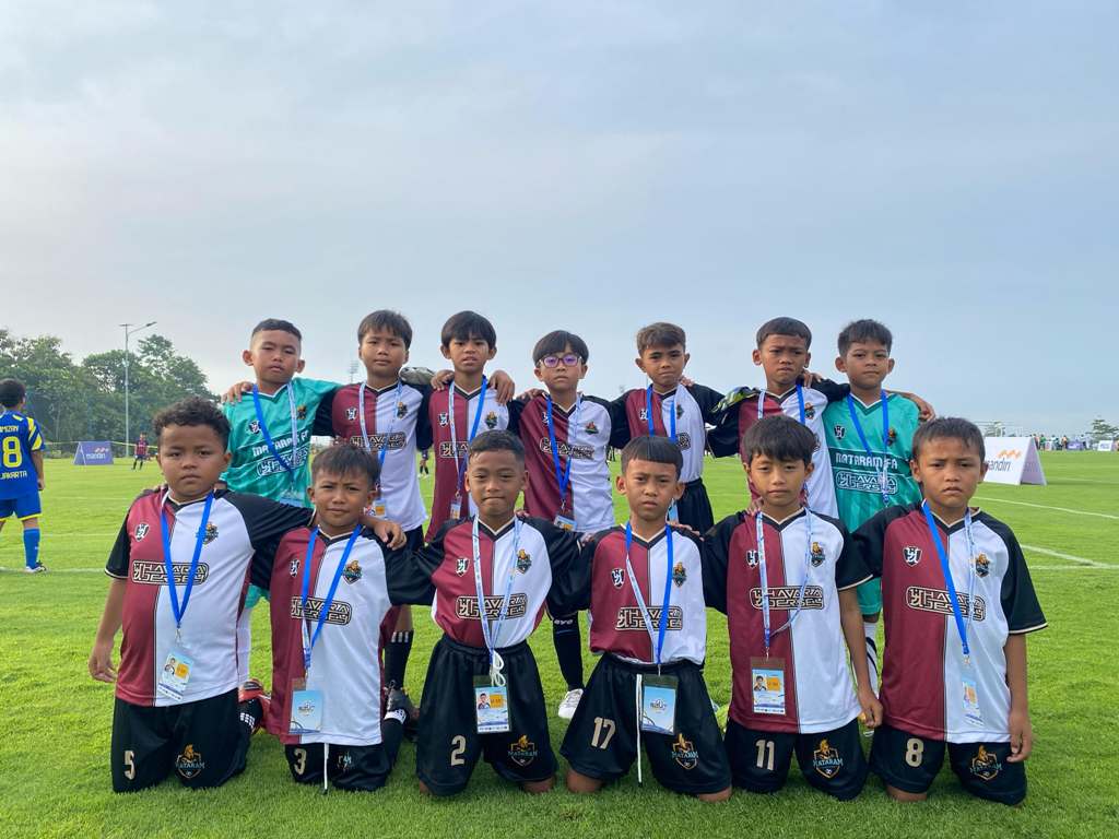 JUARA: Mataram Football Academy berhasil meraih juara pertama kategori U-10 Bali 7s Youth International Tournament 2025.