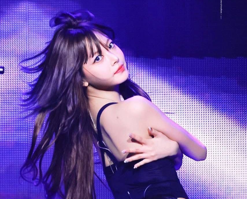 Penampilan Eunchae LE SSERAFIM dalam tur &ldquo;EASY, CRAZY, HOT&rdquo; 2025 selama dua hari di Inspire Arena Incheon pada 19-20 April 2025.