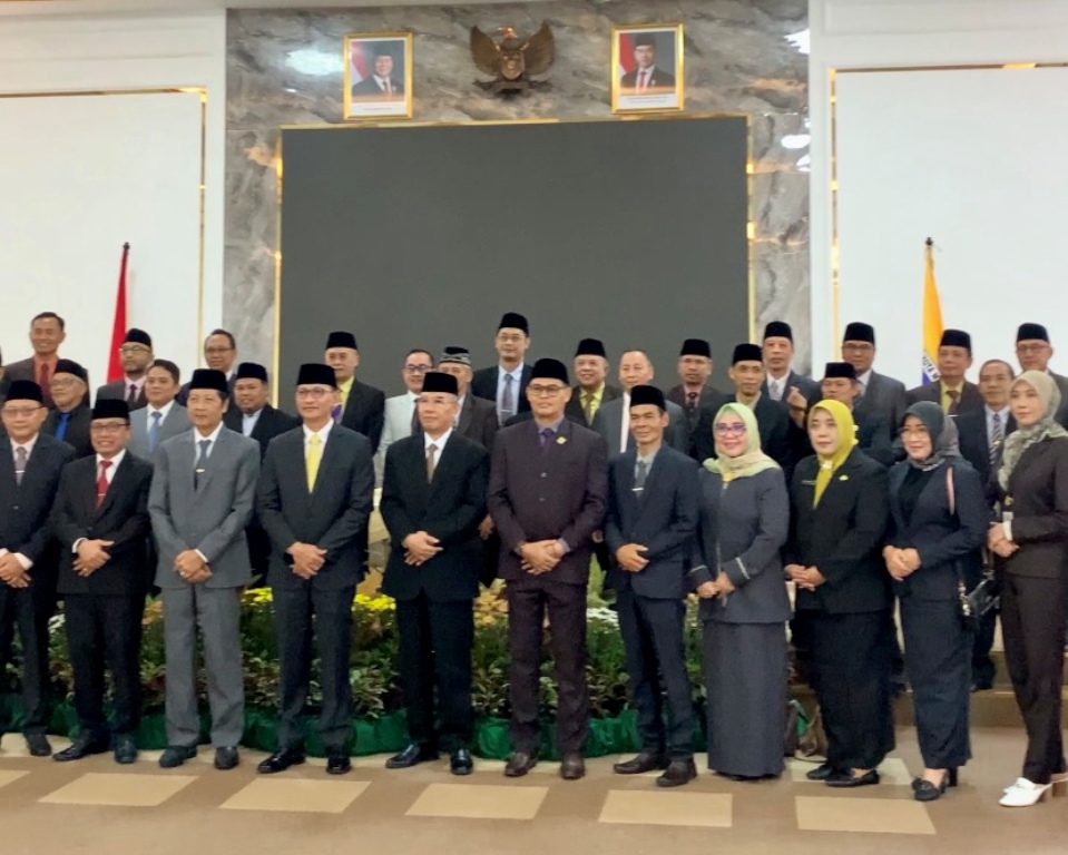 DIEVALUASI: Jajaran pejabat lingkup Pemkot Mataram saat berfoto bersama beberapa waktu lalu.&nbsp;