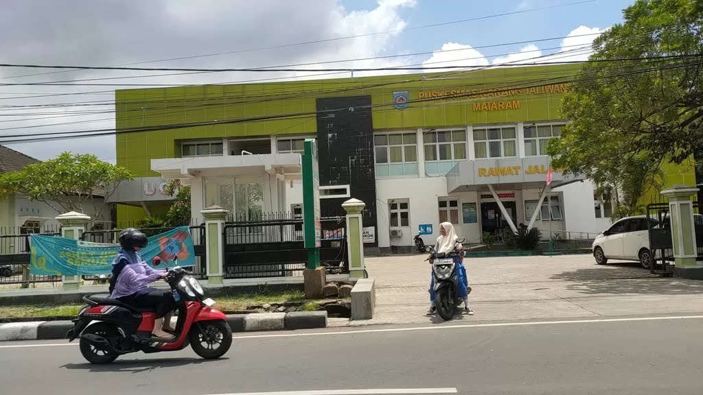 UNTUK KESEHATAN: Puskesmas Karang Taliwang di Jalan Ade Irma Suryani, Kelurahan Karang Taliwang, Kecamatan Cakranegara akan direhab tahun ini. Anggaran yang dialokasikan Rp 4 miliar.&nbsp;