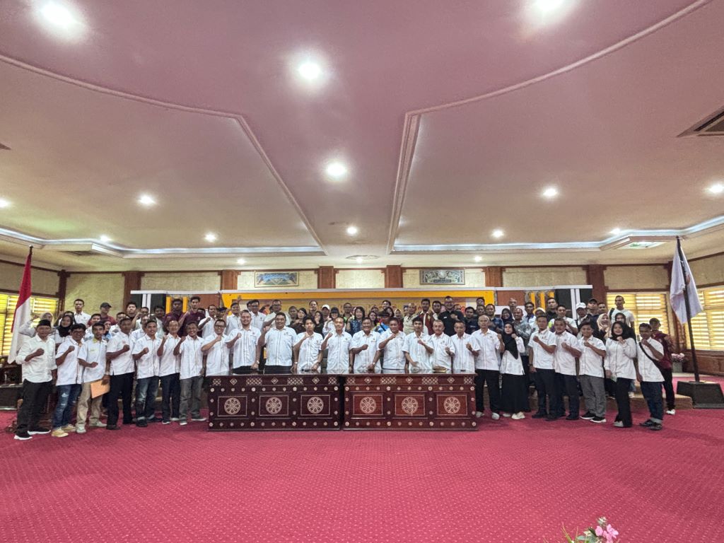 KONI Mataram bersama pengurus cabor Kota Mataram usai mengikuti rapat kerja, Sabtu (27/4).