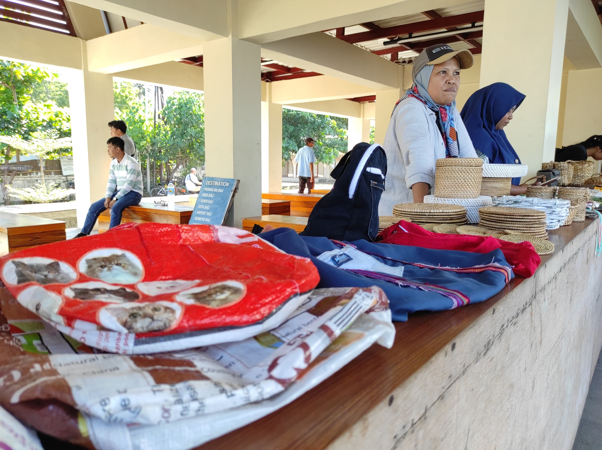 SUMBER CUAN: Produk dari limbah yang dihasilkan UD Niaga Jaya Utara, dihadirkan dalam bazar UMKM, belum lama ini.