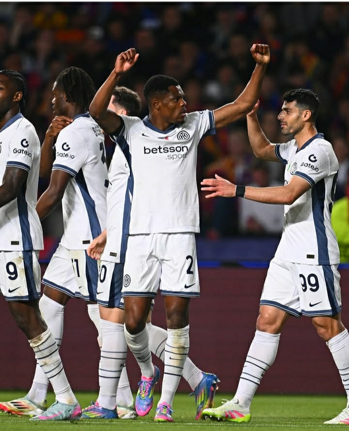 Pemain Inter Milan merayakan gol saat menghadapi Barcelona di laga semifinal Liga Champions, dini hari tadi.