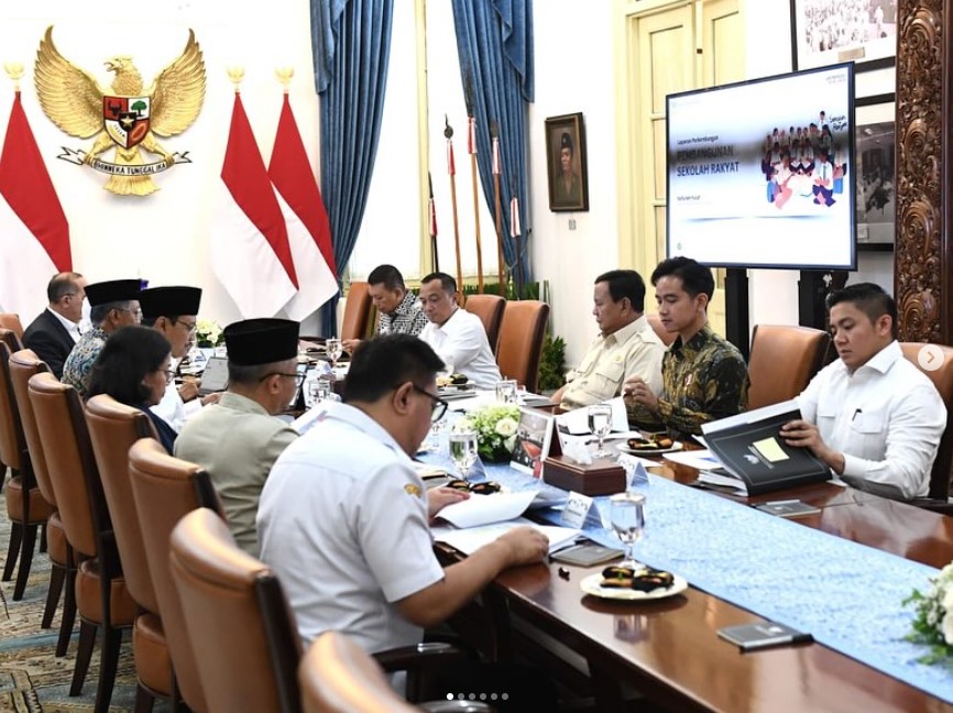 Momen Wakil Presiden (Wapres) Gibran Rakabuming Raka mengikuti rapat bersama Presiden Prabowo Subianto. (tangkapan layar IG Wapres Gibran)