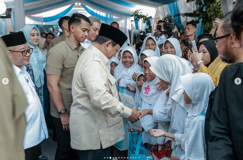Suasana peringatan hari pendidikan nasional yang dihadiri Presiden Prabowo Subianto, di Jawa Barat (2/5). (tangkapan layar IG Presiden Republik Indonesia)