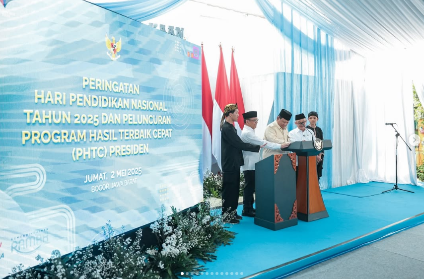 Suasana peringatan hari pendidikan nasional yang dihadiri Presiden Prabowo Subianto, di Jawa Barat (2/5). (tangkapan layar IG Presiden Republik Indonesia)