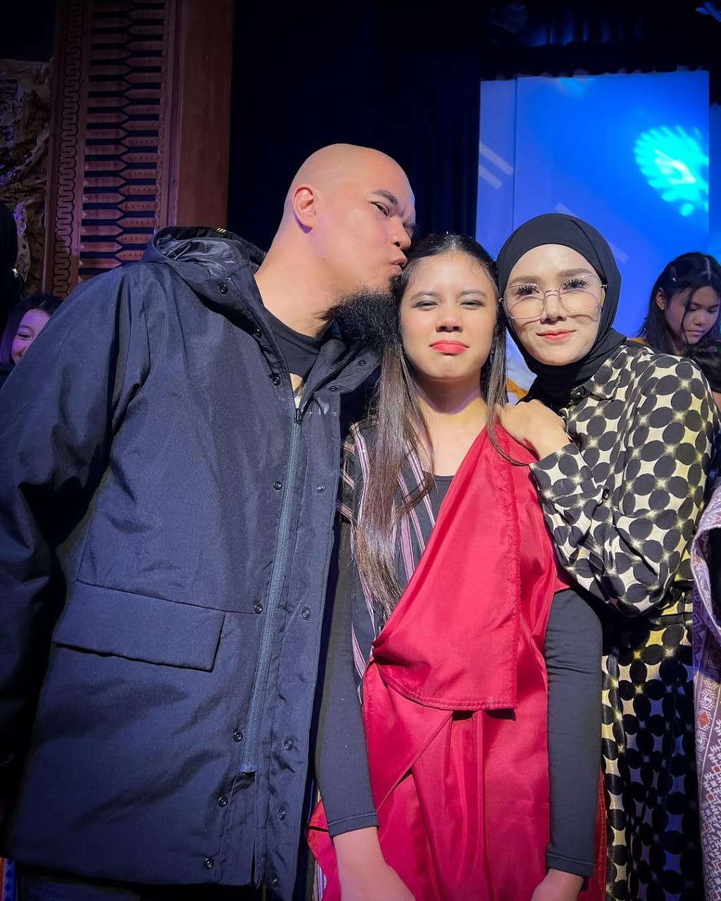 Ahmad Dhani bersama putrinya Shafeea dan istri Mulan Jameela