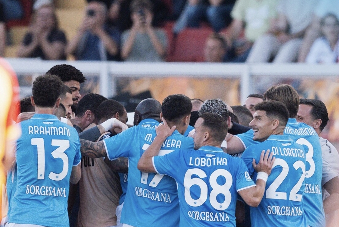 Para pemain Napoli merayakan kemanangan atas Lecce. (Foto: instagram)