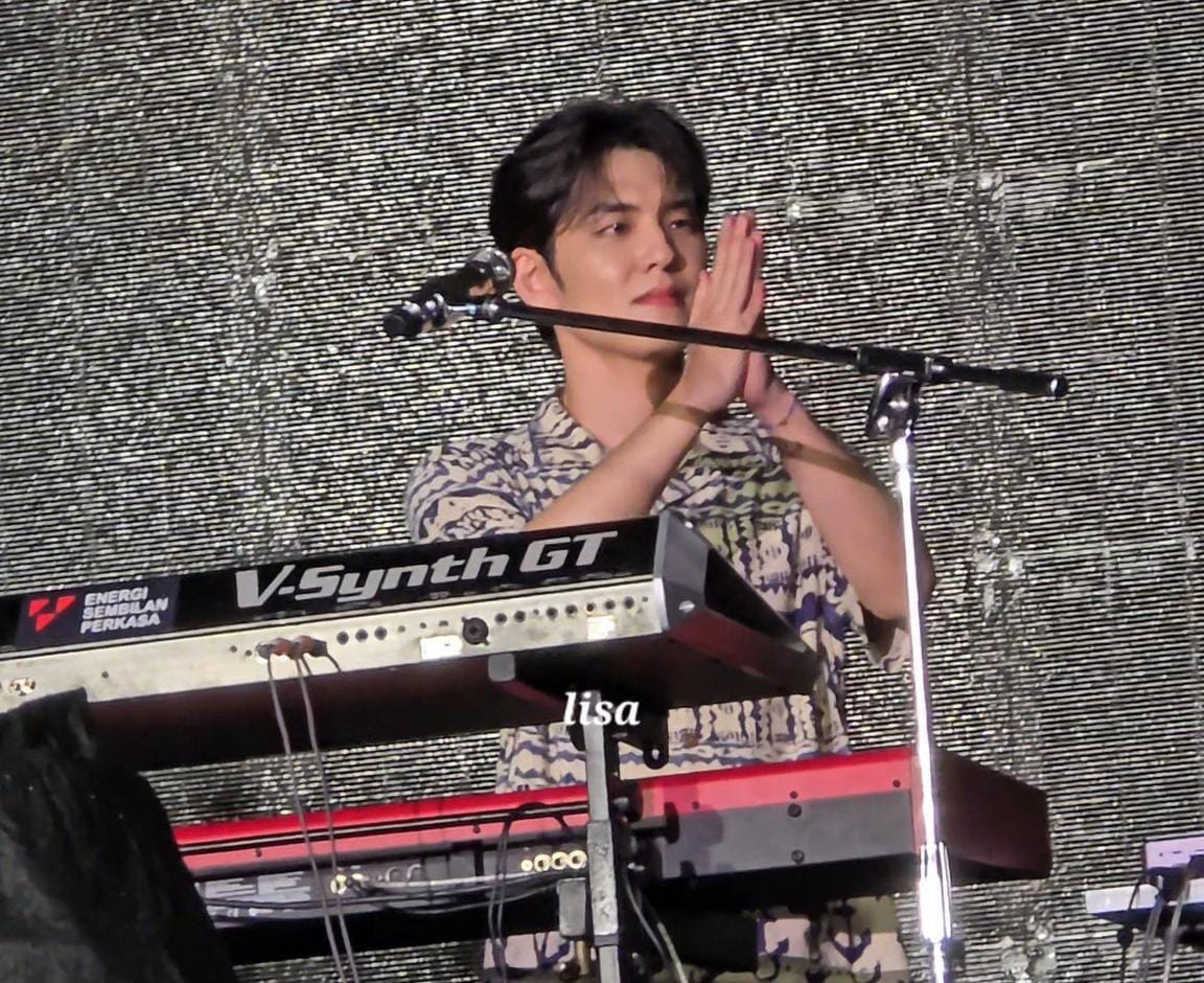 Member DAY6 meminta maaf kepada penggemar atas kekacauan yang terjadi pasa saat konser berlangsung di Jakarta.